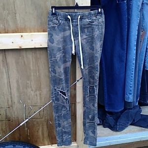 Army printed skinny cut jeans